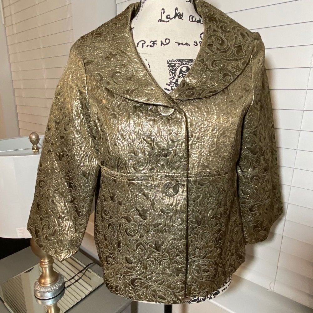 Gorgeous 2 button blazer
